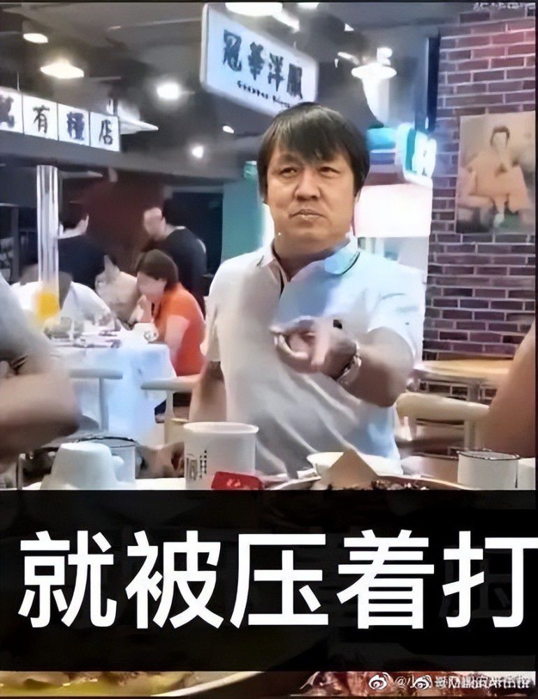 此次同时曝光的海报呈现了主演们的治愈笑容，每一张剧照背后都有着一个个温馨感人、为人注入能量的故事：周冬雨与尹昉饰演的“异地恋情侣”尽管被疫情阻隔，但倔强而浪漫的心却始终牵引着他们奔赴彼此；宋小宝、潘斌龙饰演的角色从普通农民工再到变身为无畏逆行的热心人，朴实无华的善良流露在脸上，化作灿烂的笑容；王景春和赵今麦这一对“邻里”从陌生到熟悉，无私的善意和细心的关怀拉近了人与人之间的距离；黄超与杨斯饰演的医护“夫妻”恪尽职守，对于生命的向往与守护，是他们身为医者最坚定的信念和炽热的心愿；黄晓明与宋佳饰演的一对夫妻，虽然暂时在不同的两地过着节奏完全不同的生活，但他们都在用自己的方式守护着他们共同的家庭；小演员张航诚骑着单车，满心想着要去帮妈妈“打”病毒——每个角色都如现实生活里的普通人一般散发着光亮，用自己的行动守护着希望的火苗和真正的“春天”